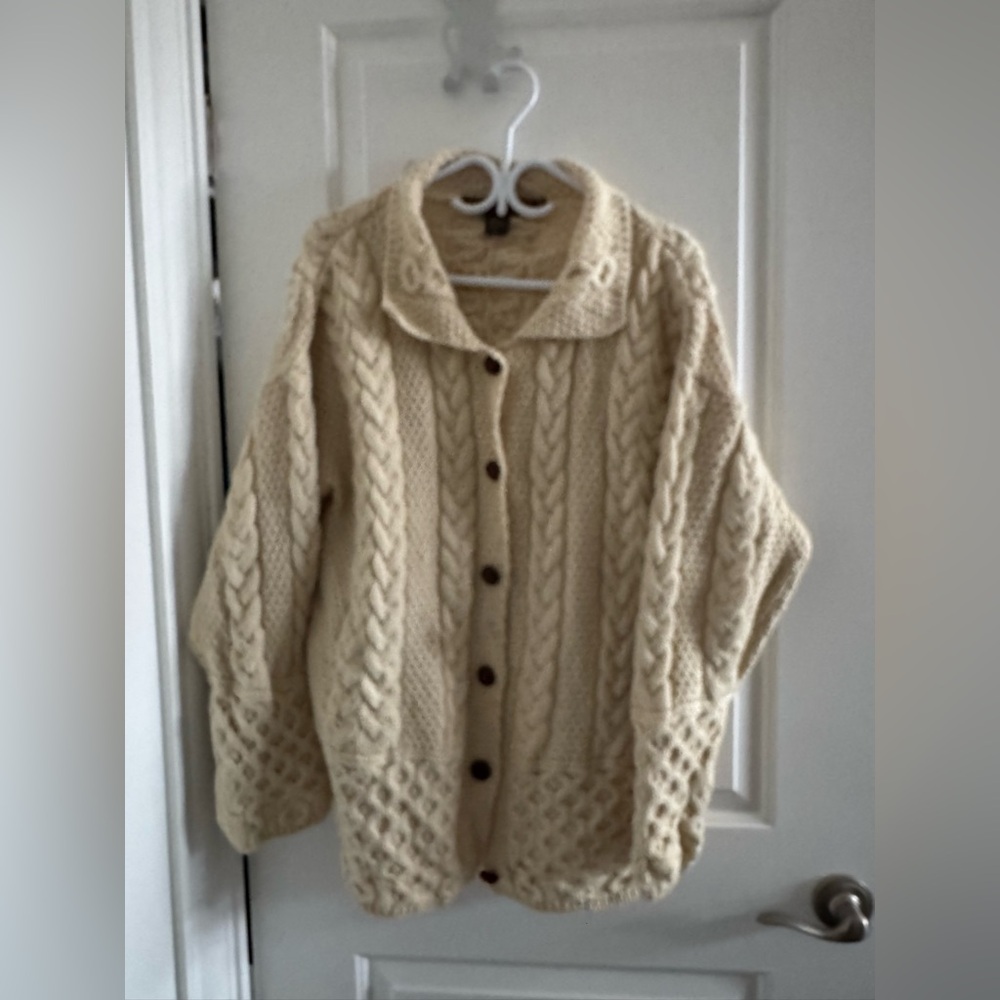 Inis crafts Vintage Hand Knit  + Wooden Buttons - Picture 3 of 7
